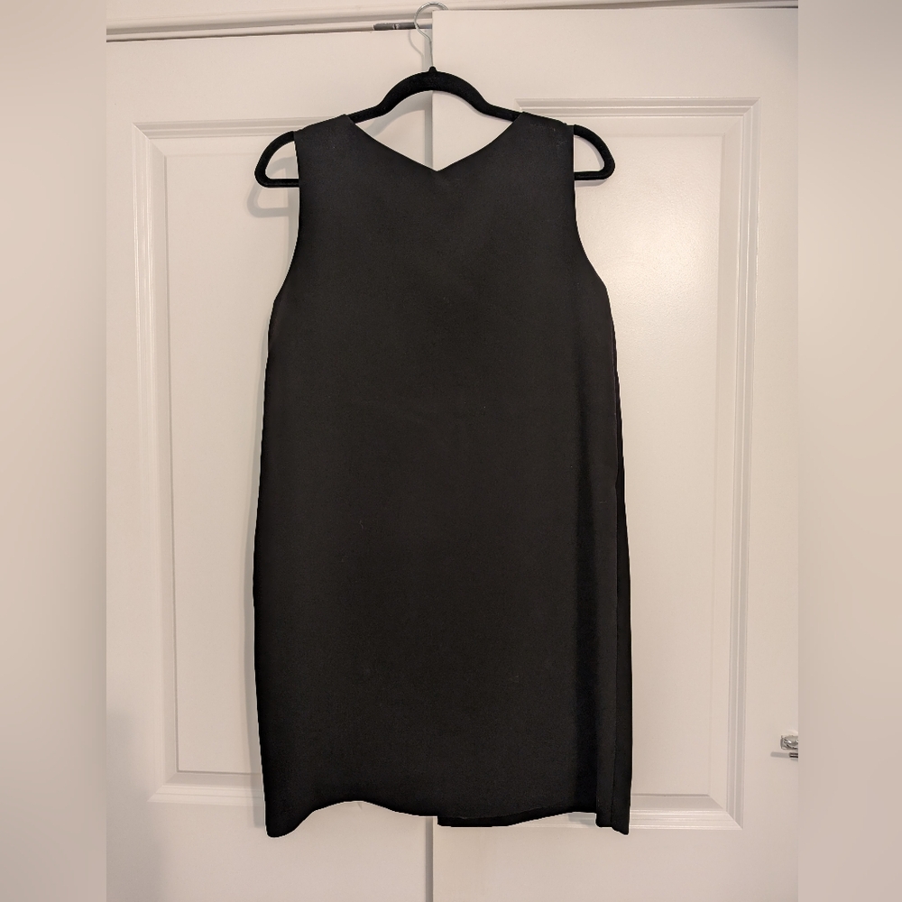 Theory Narlica Admiral Crepe Button Back Black Shift Dress